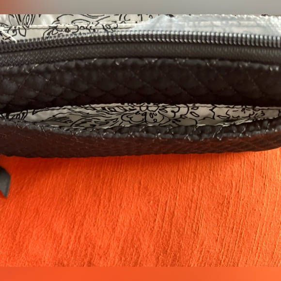 Vera Bradley RFID Accordion Wristlet - Picture 3 of 6